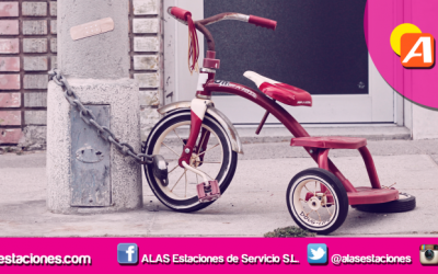 Advertencia para conductores: Los niños que midan menos de 1,35 metros no podrán viajar en el asiento delantero del coche