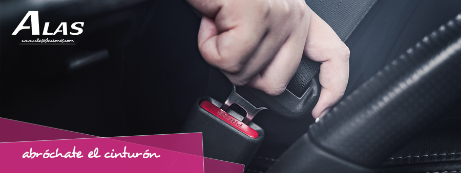 ¿Sabías que utilizar el cinturón de seguridad reduce un 77% el riesgo de muerte?